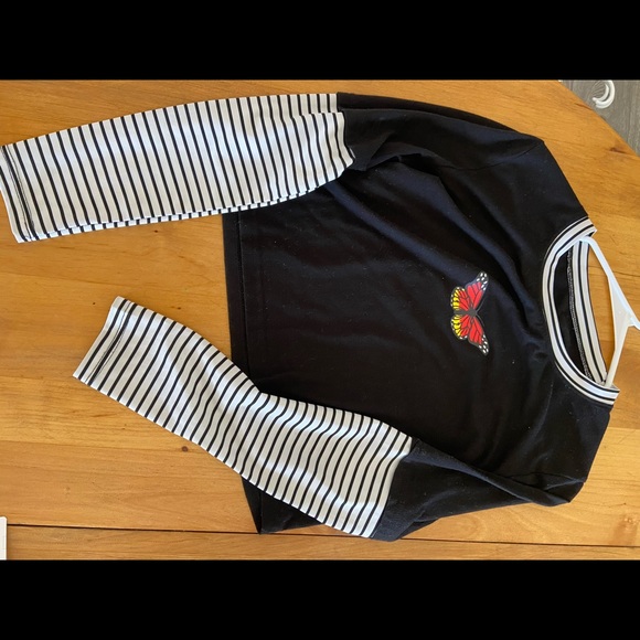 Butterfly black and white crop top long sleeve - Picture 2 of 2